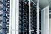 Foto: »Synerg-E«: Insgesamt zehn lokale Batteriespeicher werden bis Ende 2019 als stationäre Puffer bei Ultra-Schnellladestationen installiert.