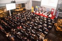 Auch 2015 folgten mehr als 200 Besucherinnen und Besucher der Einladung zur Enquete "Chance Hochbau" in den Gironcoli Kristall.