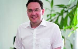 Lukas Helmberger ist Geschäftsführer des Detektivunternehmens Helmberger & Partner in Wien und Präsident des Österreichischen Detektiv-Verbandes (ÖDV).