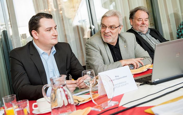 (Foto: Beigestellt) null bock auf karriere. Die Vertreter der Uni Linz Hippesroither (li.), Stürmer und Roithmayr orten Resignation.